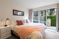 Queenstown House Bed & Breakfast and Apartments