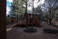 Live Simply Cabin, Walking distance to East Zion trails - B&B