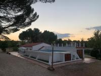 Pabellón en Finca, Villa con Piscina Zarzuela - B&B Villaviciosa de Odón