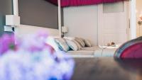 Kamer met Kingsize Bed en Rolstoeltoegankelijke Douche - Geschikt voor Gasten met een Lichamelijke Beperking