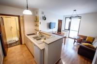 One-Bedroom Apartment & Paid Garage 