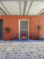 Dreibettzimmer mit Poolblick