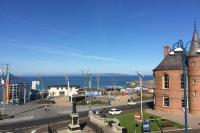 B&B Portrush - Beautiful Sea view, Entire 2 bed Apartment, Portrush centre West Strand BeachView - Bed and Breakfast Portrush