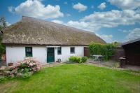 wassernahes Haus mit Terrasse und Garten - Ferienhaus Storchennest Haus rechte Seite - B&B