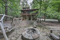 B&B Blairsville - Woodsy Bear-A-Dise with Hot Tub about 1 Mile to Lake - Bed and Breakfast Blairsville
