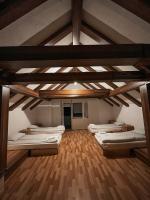 Apartment with Mountain View