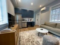 The King Suite at Prince Street Inn ADA Accessible - B&B Alexandria