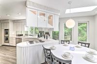 Game Room! Poconos Paradise 10 Mi to Ski Slopes - B&B East Stroudsburg