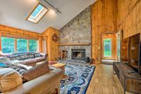 Spacious Dover Home with Sauna Less Than 5 Miles to Ski! - Chambres d’hôtes Dover