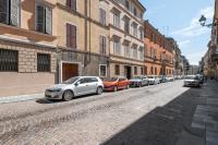 Palazzo della Pilotta Roomy and Quiet Flat - Ferienwohnung