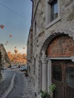 Zeus Cave Suites - B&B