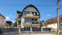 Zalakarosi Zóra Apartmanház - B&B
