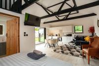 Luxury retreat 32c pool jacuzzi games bar oasis - B&B