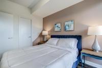 The Benetton Suite - Square One 1 BR + Den + 1 Parking - Bed and Breakfast Mississauga