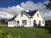 B&B Ardeevin - Milltown Lough Eske Bed & Breakfast - Bed and Breakfast Ardeevin