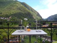 Tweepersoonskamer met Balkon en Gedeelde Badkamer