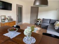 WOHNUNG ERDGESCHOSS mit 3 Schlafzimmer in ruhiger Gegend - B&B Mäder