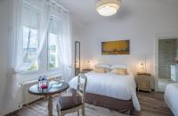 Deluxe Room (2 Adults + 1 Child)