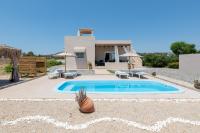 Gennadi Serenity House- beachfront villa with pool - B&B Gennadi
