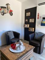 LES SANTOLINES - Studio Retro - B&B Aigaliers