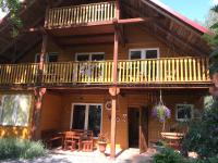 Pokoje pod Dębami - B&B