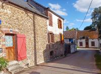 DUPLEX "Au Village" 89120 Dicy - Bed and Breakfast