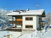 Three-Bedroom Apartment with Bath