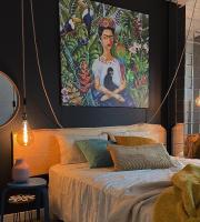 Uroczy apartament Art Marina z widokiem na rzekę i bezpłatnym parkingiem - Chambres d’hôtes Wrocław