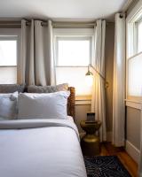 Camera Queen Standard