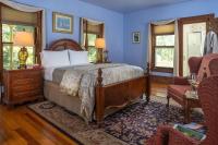 Howell Room (Adults Only, No Pets, Breakfast Included)