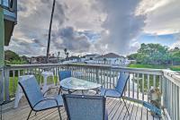 Breezy Corpus Christi Condo with Deck and Fishing Dock - B&B Corpus Christi