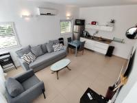 B&B Tel Aviv - 2BDR Holiday Home by Mezizim Beach and TLV Port! - Bed and Breakfast Tel Aviv