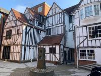 Minster View Apartment at Talbot Court, York - B&B