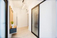 Monochrome Style Central Apartment - B&B Oradea