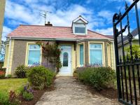 Rose Cottage: Delightful 4 bedroom detached home - Ferienwohnung