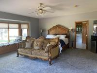 King Room with Spa Bath