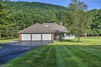 Riverside Retreat in Catskill Mountains with Pool, Hot Tub & Game Room - B&B Starlight