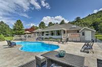 Riverside Retreat in Catskill Mountains with Pool, Hot Tub & Game Room - B&B Starlight