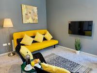 Trendy Stylish Apartment! - 5 Minute Walk to the Best Beach! - Great Location - Parking - Fast WiFi - Smart TV - Newly decorated - sleeps up to 6! Close to Bournemouth & Poole Town Centre & Sandbanks - Chambres d'hôtes Bournemouth