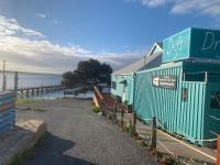 Beachside & Jetty View Apartment 4 - First Mate Apt limited sea view - B&B