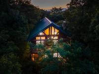Cozy log cabin!! In heart of PF & close to the Smokies - B&B
