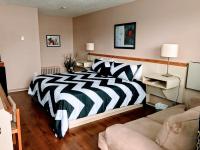 Estudio con cama extragrande