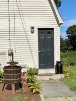 1 bed cottage, partial waterviews & water access - B&B
