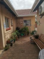 JoThams Bed & Breakfast or Self-catering - B&B Durban