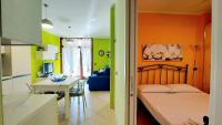 Colors POOL apartment - only family - B&B Bardolino