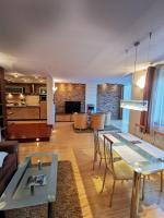 Uroczy apartament przy deptaku z parkingiem. - Chambres d’hôtes