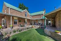Rustic Manor Guest House - B&B Tokai