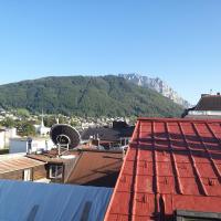 Rooftop Apartment, Exclusive City and Mountain View - Chambres d’hôtes Gmunden