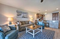 Chic Miramar Beach Condo with Pool Access! - Bed and Breakfast Destin