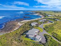 Hearns Beachside Villa 8 - B&B Port Fairy